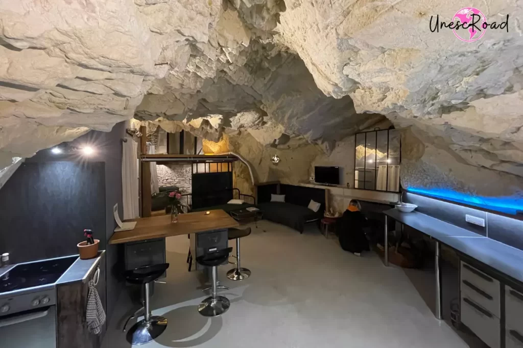maison troglodyte à louer