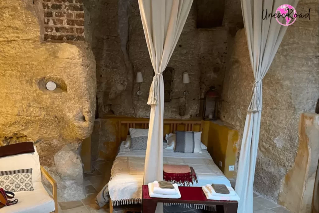 maison troglodyte chambre